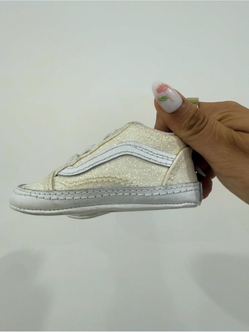 VANS Sparkle Low-Top Sneaker in Cream